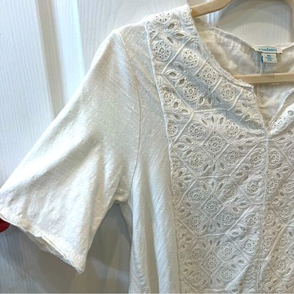 Sundance v-neck flutter sleeve white t shirt w eyelet - Picture 2 of 9